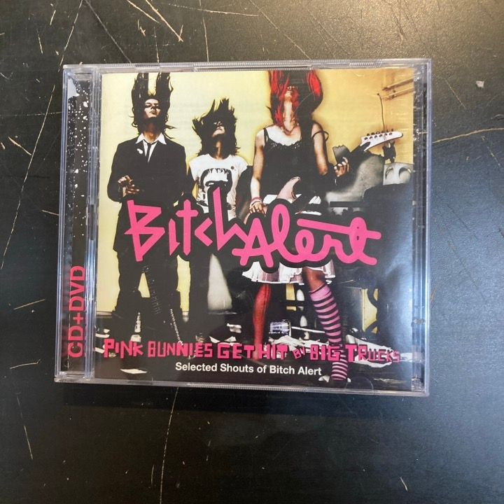 Bitch Alert - Pink Bunnies Get Hit By Big Trucks CD+DVD (M-/M-) -grunge-